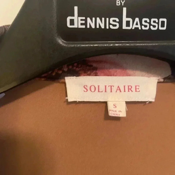 Like New Soft Floral Blazer - Picture 3 of 3